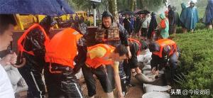 安陽(yáng)益和熱力集團30人搶險隊逆流而上，奮戰在抗洪一線(xiàn)